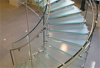 glass_curved_stairs2